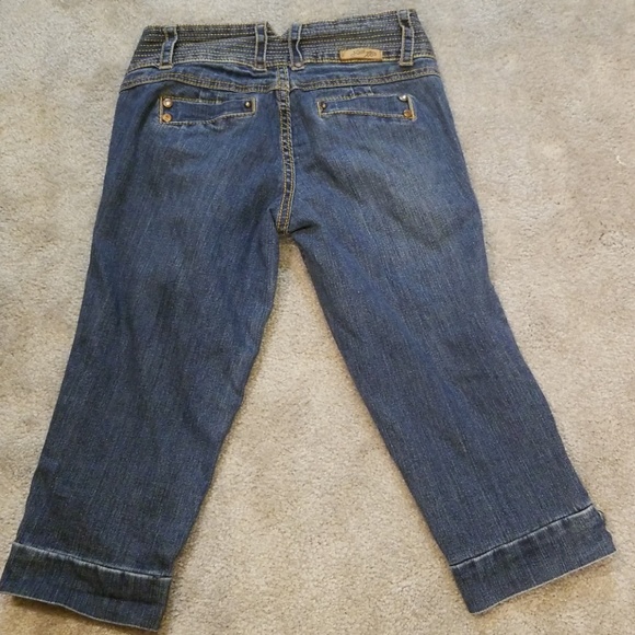 Adorable Nissi Jeans Capri Pants Size 0 - Picture 5 of 7